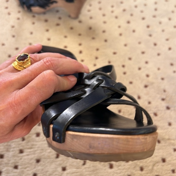 Chloe Strappy Wedge Sandals - Picture 10 of 11